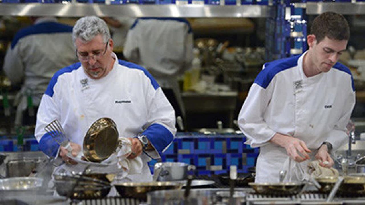 16 Chefs Compete (2) still