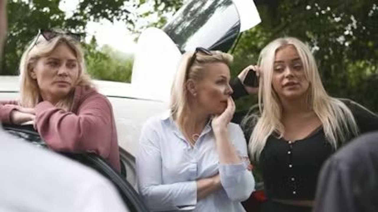 Episode 7 still
